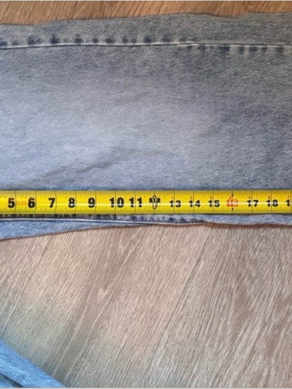 Levi's Light Blue Stonewash Denim Shorts with Water<less> Tag - Picture 6 of 8